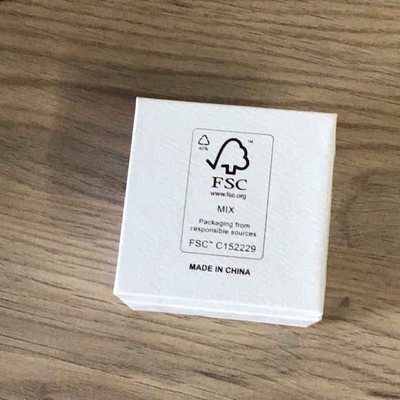 Pandora Charm Boxes - Selling in a set of 3. - Picture 7 of 10